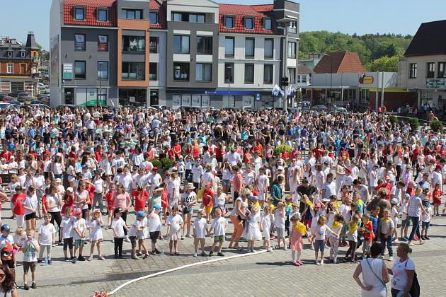 Rekord w tańczeniu układu choreograficznego do piosenki „Chocolate choco choco” pobity!
