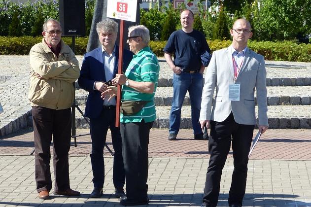 Protest w sprawie budowy drogi ekspresowej S6