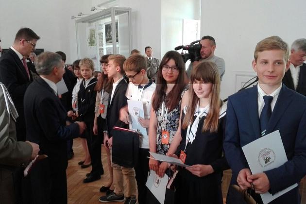 Uczniowie „ósemki” w finale konkursu historycznego
