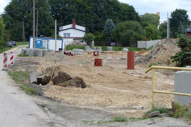 Most na Weterynaryjnej. Trwa budowa kanalizacji deszczowej