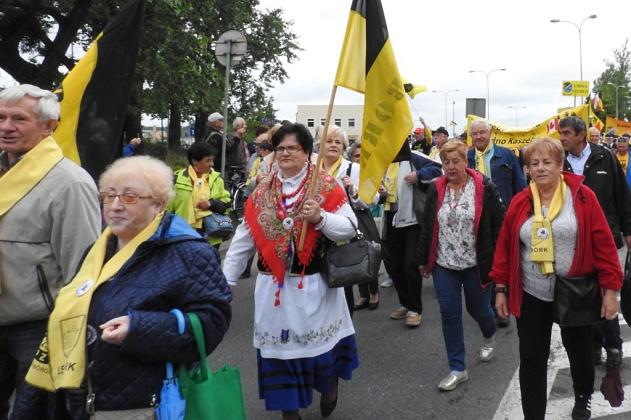 Liczna delegacja lęborskich Kaszubów na XIX Zjeździe w Rumi