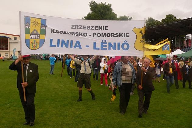 Liczna delegacja lęborskich Kaszubów na XIX Zjeździe w Rumi