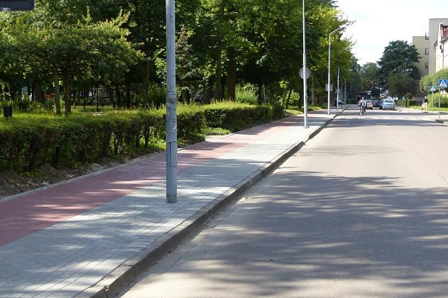 W Parku im. Michalskiego trwa budowa ścieżki pieszo-rowerowej