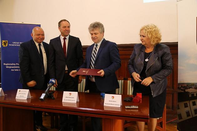 Umowa podpisana. Lębork pozyskał 21,5 mln zł na budowę Węzła przesiadkowego