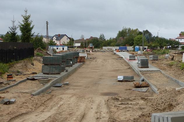 Most na Weterynaryjnej. Betonowe przęsło połączyło oba brzegi