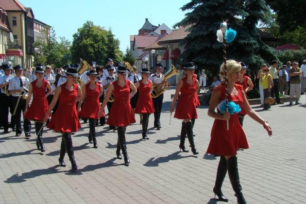 Promują poprzez występy