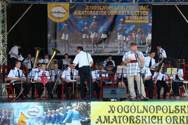 Promują poprzez występy