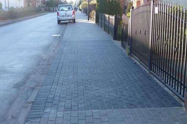 Remont 300 metrów chodnika na ulicy Kolonia