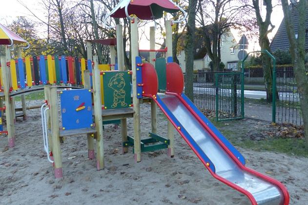 Przy Szkole Podstawowej nr 8 stanął nowy plac zabaw