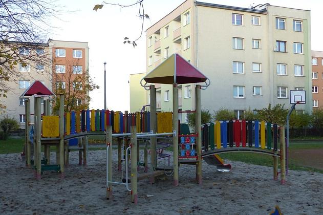 Przy Szkole Podstawowej nr 8 stanął nowy plac zabaw