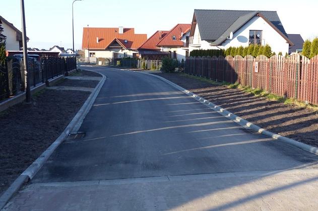 Kanalizacja deszczowa i nowy asfalt na Małopolskiej. I etap zakończony