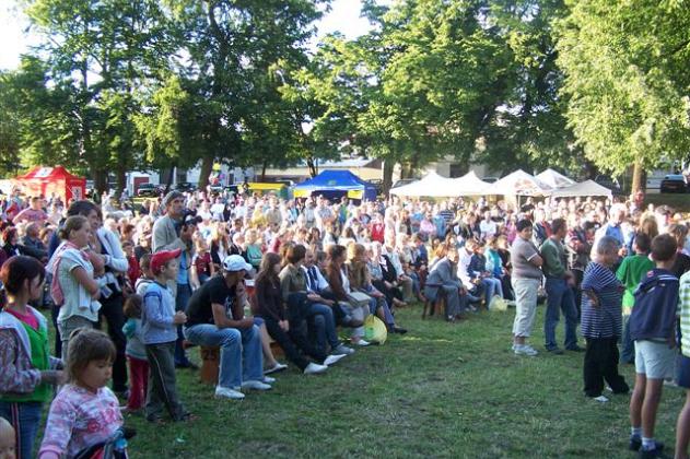 Widowiskowe zawody jeździeckie w Parku Chrobrego