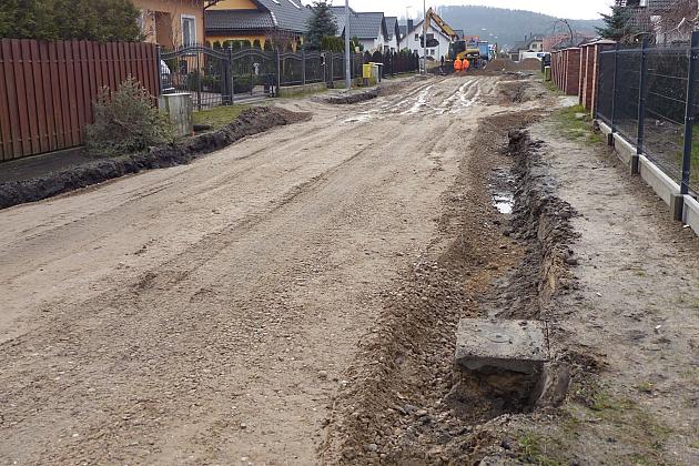 Budowa kanalizacji deszczowej i jezdni na Szarych Szeregów