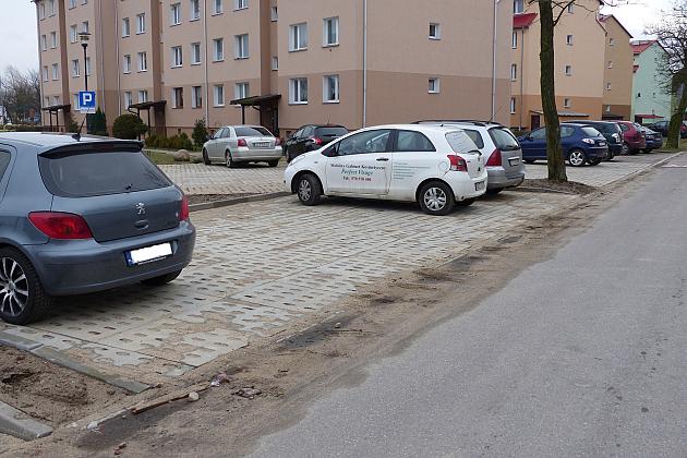 35 utwardzonych miejsc parkingowych na Tczewskiej i Krzywoustego