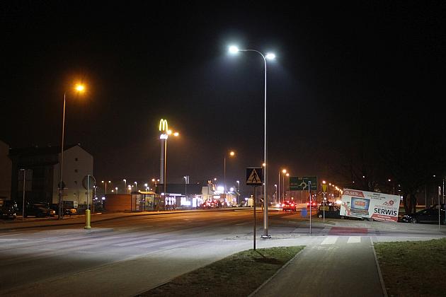 Doświetlone przejścia dla pieszych przy ulicy Krzywoustego