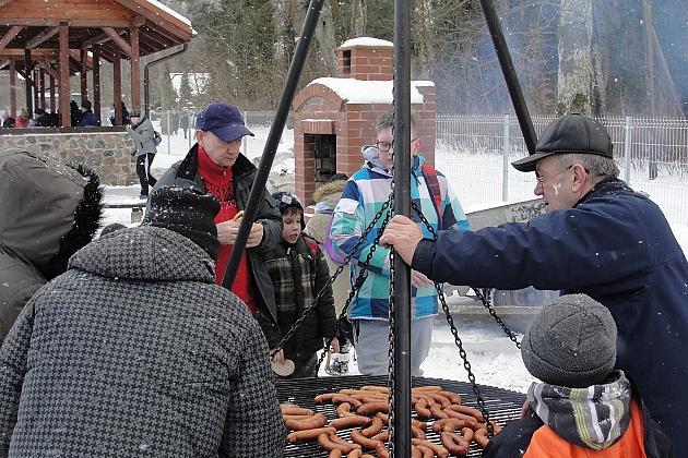 Nad Jeziorem Czarnym... w śnieżnej bieli