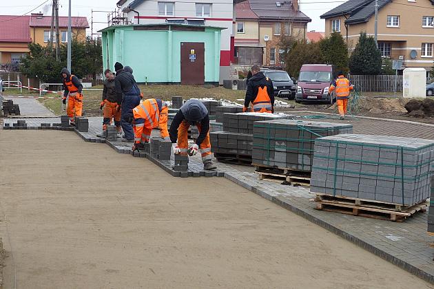 Budowa drogi i parkingu przy ulicy Kasztanowej