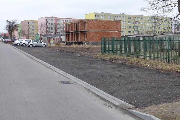 30 nowych miejsc postojowych przy Legionów Polskich