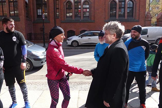 Sztafeta „Wybiegajmy Zieloną Strefę Relaksu” przebiegła przez Lębork