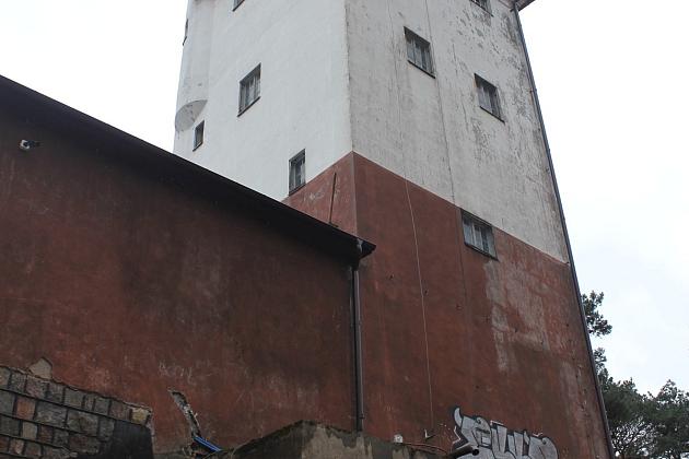 Dokopali się do fundamentów. Przebudowa Wieży Ciśnień