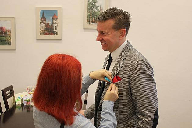 Niebieskie wstążeczki – znak solidarności z osobami z autyzmem