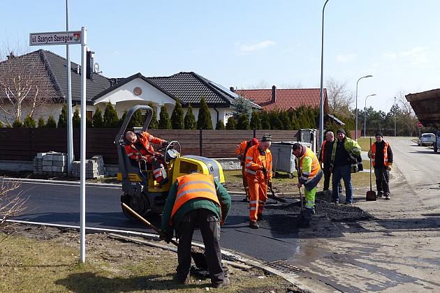 Kładą asfalt na Szarych Szeregów i gen. Sosabowskiego