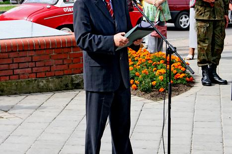 Znicze i kwiaty pamięci w rocznicę wybuchu wojny  