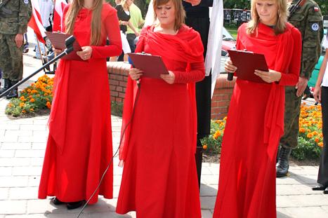 Znicze i kwiaty pamięci w rocznicę wybuchu wojny  