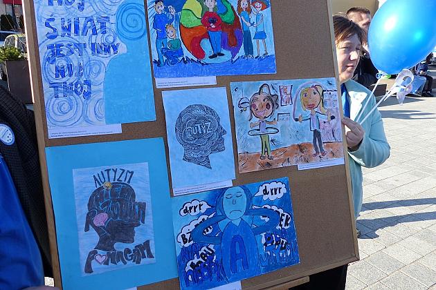 Niebieski Lębork. Podsumowanie kwietniowych Dni Autyzmu.