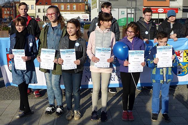 Niebieski Lębork. Podsumowanie kwietniowych Dni Autyzmu.