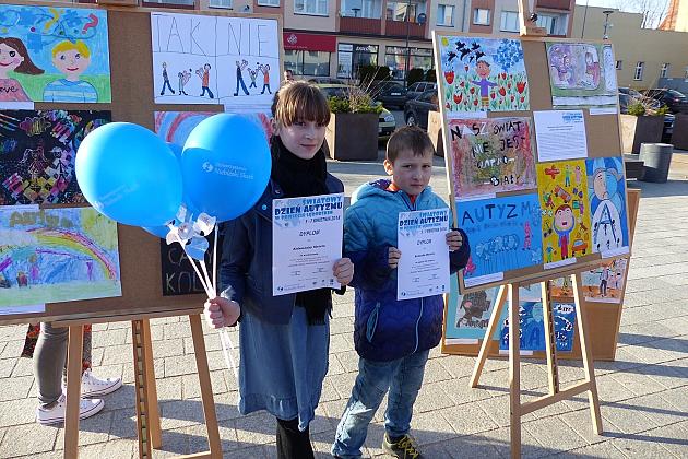 Niebieski Lębork. Podsumowanie kwietniowych Dni Autyzmu.