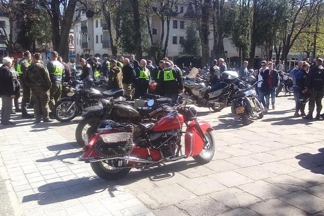 Zabytkowe motocykle rywalizowały na drogach naszego powiatu