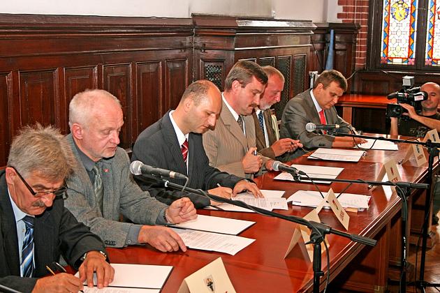 Osiem miast - w obronie funduszy unijnych