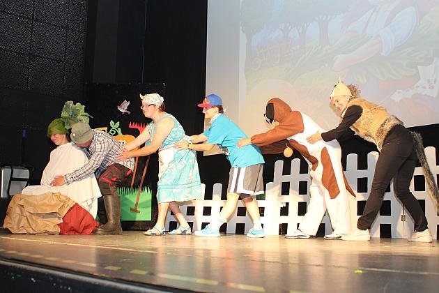 Zbierali na Hospicjum. Wystawili „Rzepkę” Juliana Tuwima