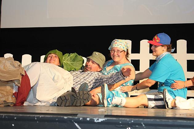 Zbierali na Hospicjum. Wystawili „Rzepkę” Juliana Tuwima