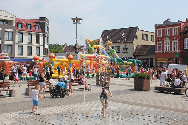 1 czerwca na placu Pokoju. Kraina dziecięcych marzeń