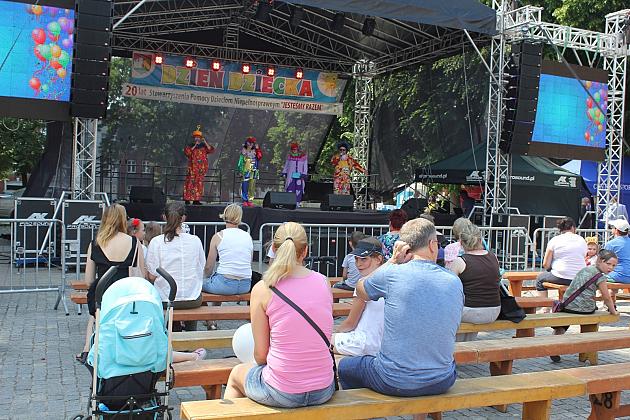 1 czerwca na placu Pokoju. Kraina dziecięcych marzeń