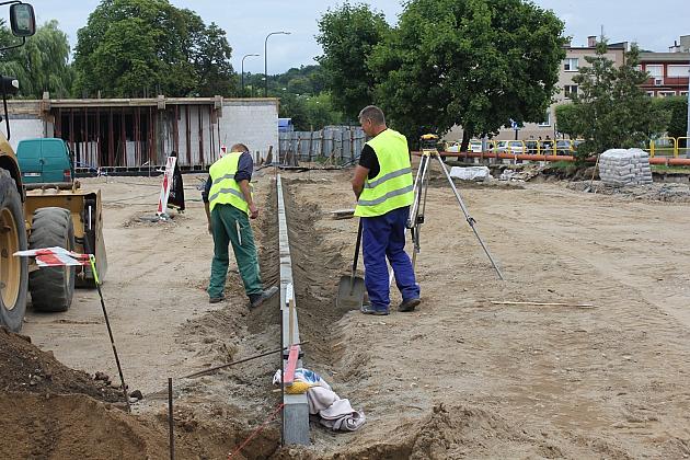 Zamknięte skrzyżowanie Al. Niepodległości z Targową