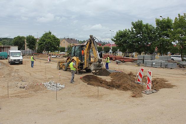Zamknięte skrzyżowanie Al. Niepodległości z Targową