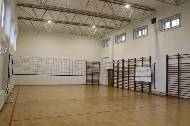 Sala gimnastyczna w SP 8 po modernizacji – lepsze warunki do aktywności fizycznej