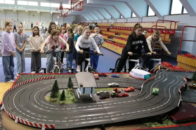 Edukacja przez zabawę – wyjątkowy piknik rowerowy dla czwartoklasistów