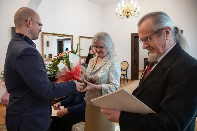Złote Gody w lęborskim ratuszu – trzy pary świętowały 50-lecie małżeństwa