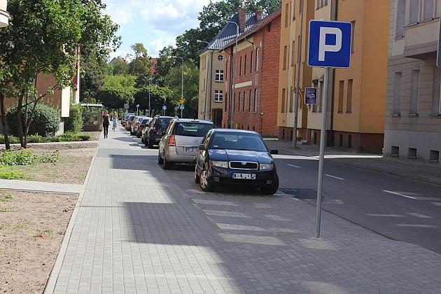 Miejsca parkingowe i bezpieczne przejście przy Przedszkolu nr 1