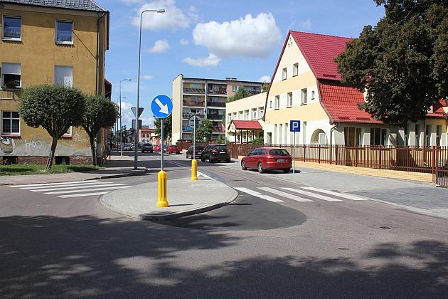 Miejsca parkingowe i bezpieczne przejście przy Przedszkolu nr 1