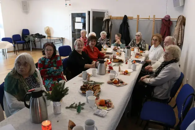 Opłatek, życzenia i kolędy – świąteczne spotkanie Ligi Kobiet Polskich