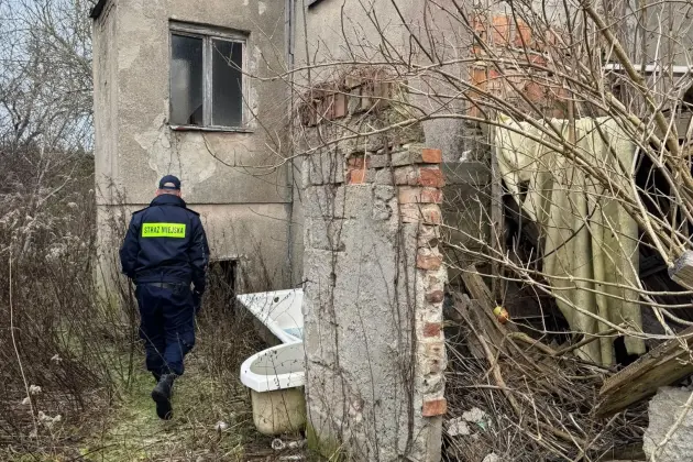 Apel służb miejskich o zwracanie uwagi na osoby potrzebujące pomocy