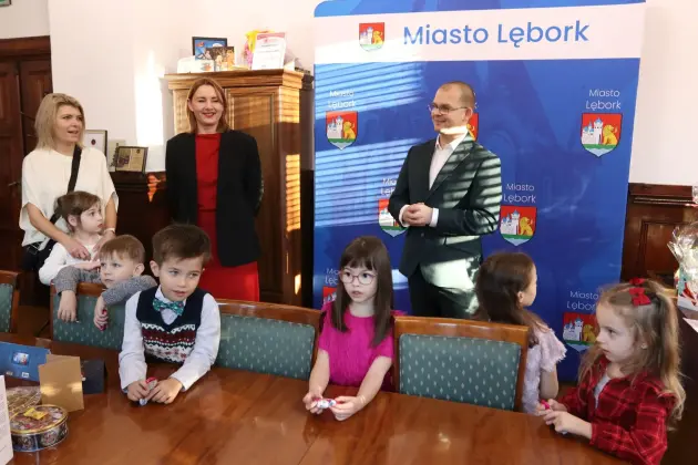 Kolędowanie burmistrza z przedszkolakami