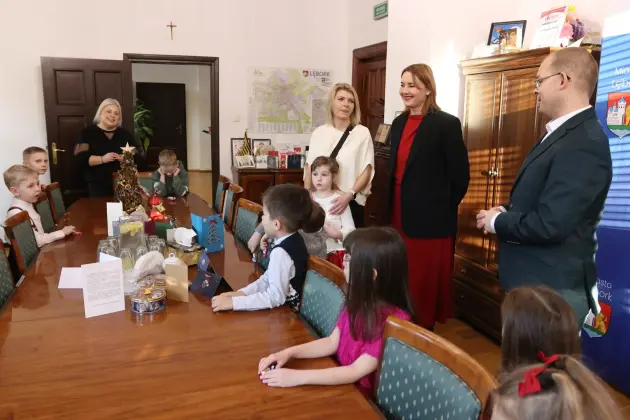 Kolędowanie burmistrza z przedszkolakami