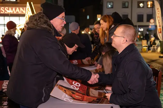 Miejskie kalendarze Lęborka na 2026 rok trafiły do mieszkańców