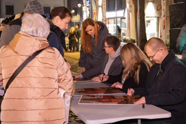 Miejskie kalendarze Lęborka na 2026 rok trafiły do mieszkańców